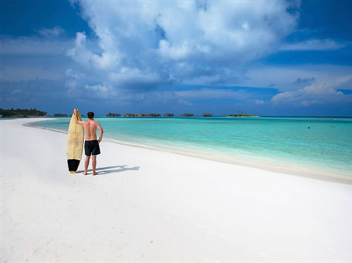 Si te gusta el surf, Maldivas también es tu destino