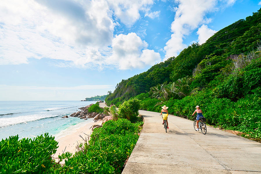 La bicicleta es el mejor medio de transporte en La Digue