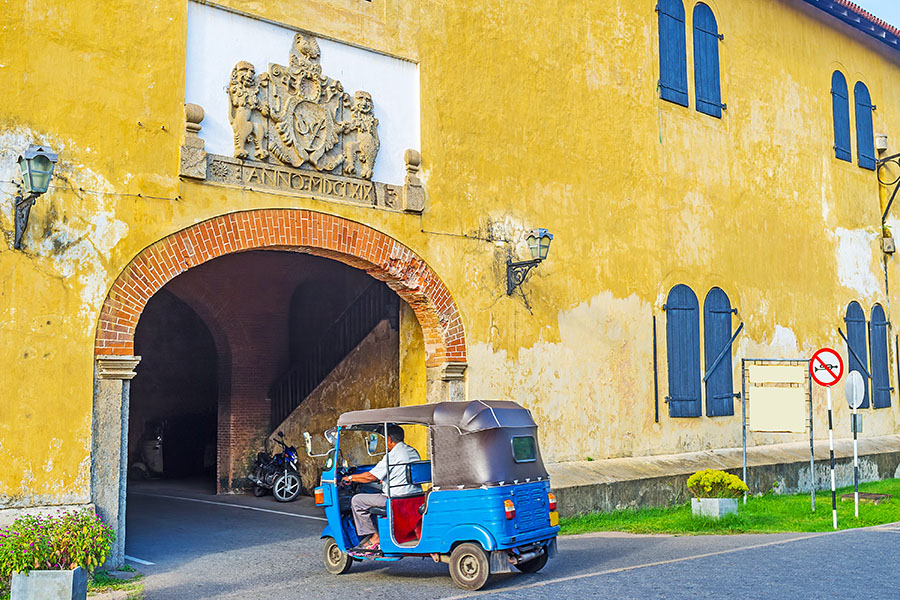 En Sri Lanka abundan los tuk-tuk como medio de transporte