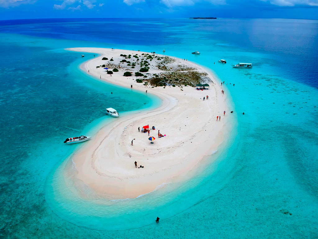 Descubre el inigualable mar azul turquesa de Maldivas