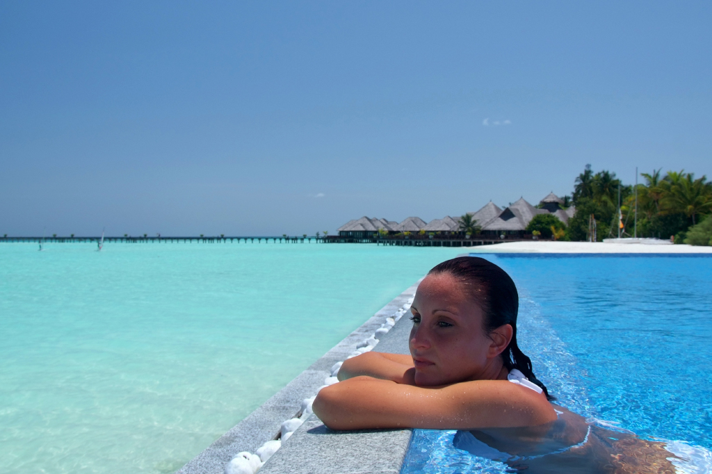 Infinity Pool en Sun Siyam Olhuveli - Maldivas