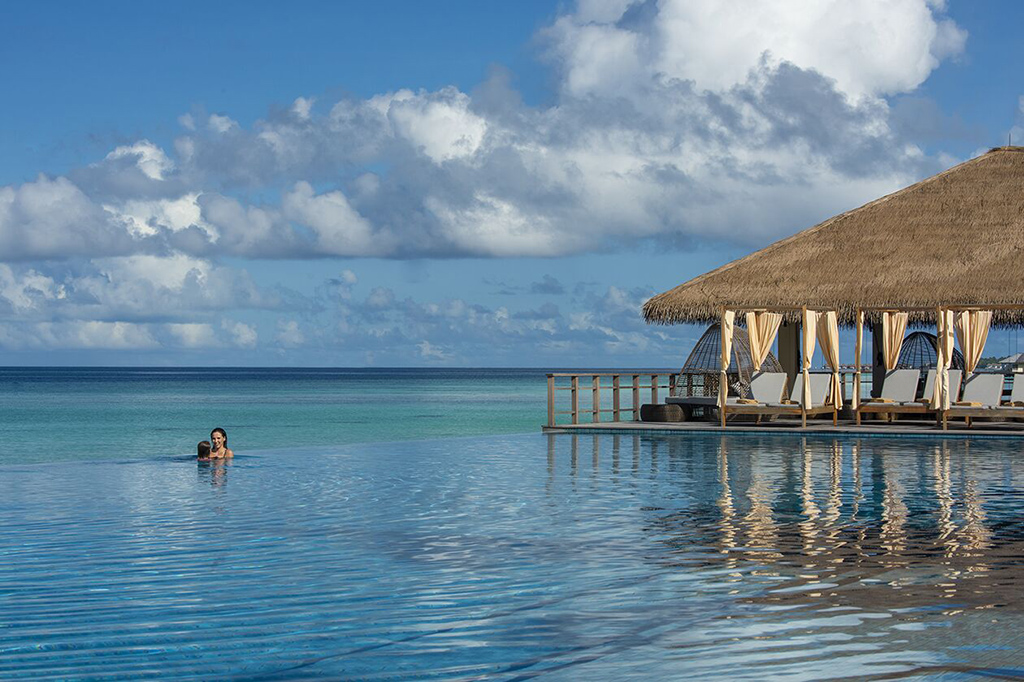 The Residence at Dhigurah - Infinity Pool