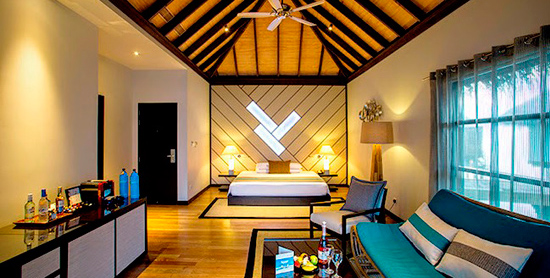 Interior del Water Bungalow with Pool del Velassaru Maldives