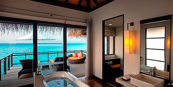 Interior de la Water Villa en Valassaru Maldives